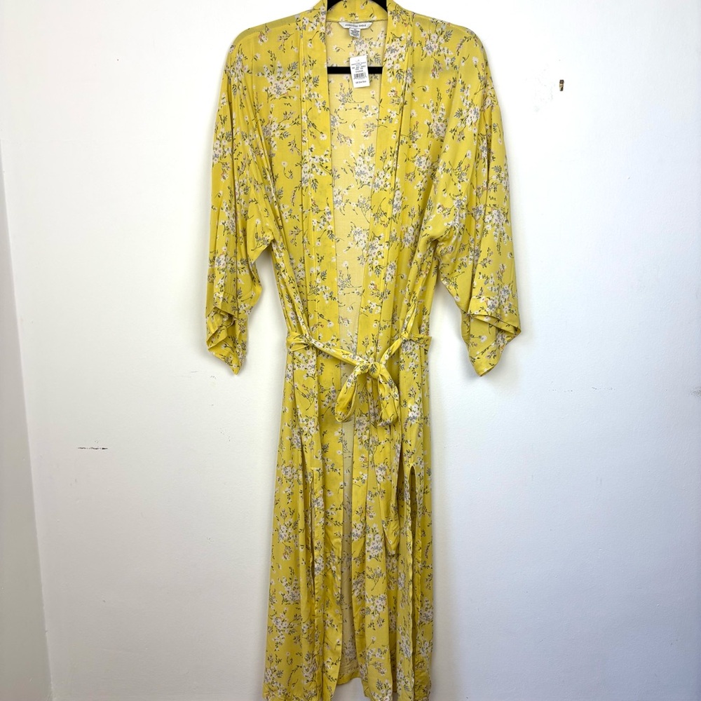 American Eagle Floral Print Robe
